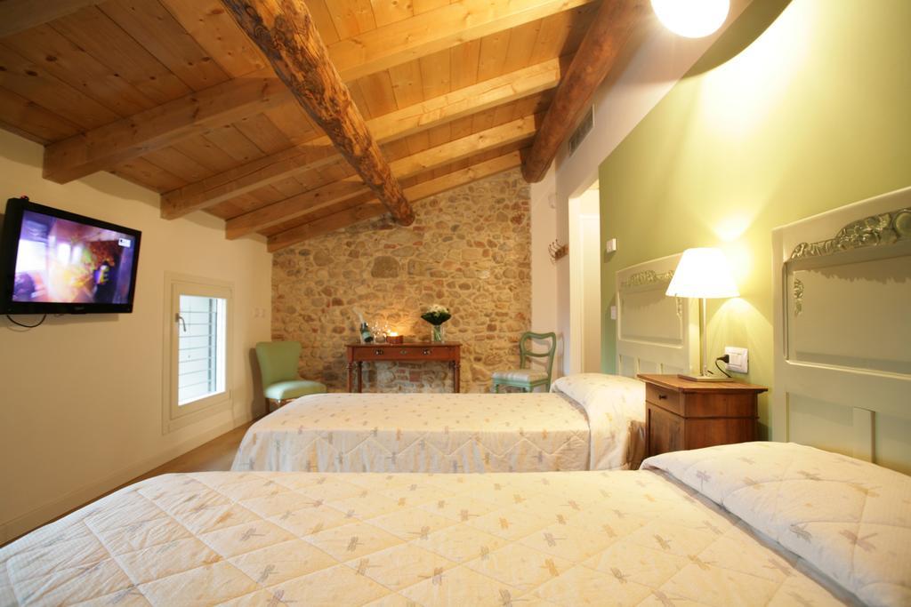Bed & Breakfast Le Coste Lazise Room photo